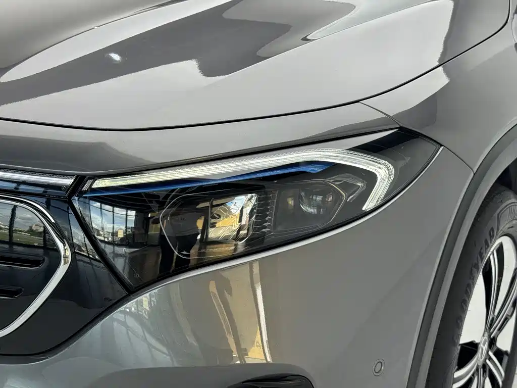 Mercedes-Benz EQB — миниатюра 12