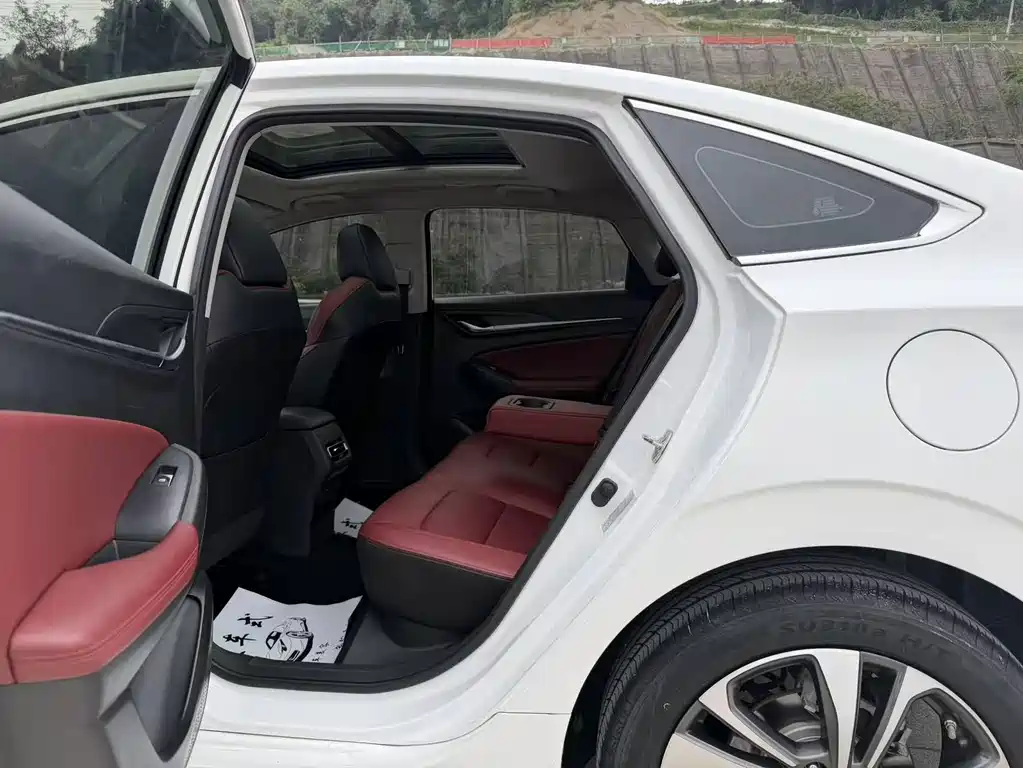 Changan Eado — миниатюра 6