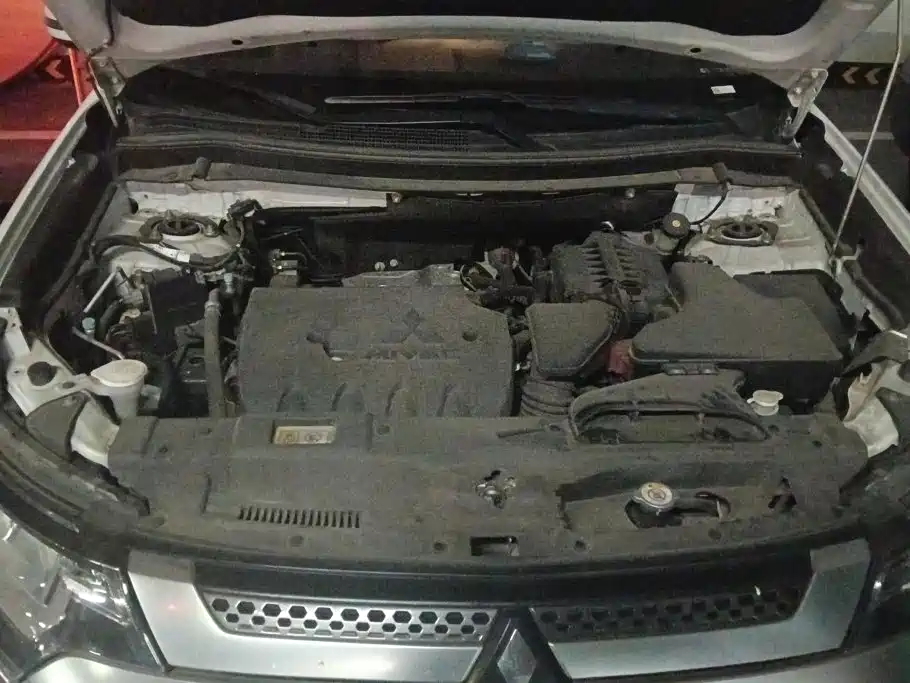 Mitsubishi Outlander — миниатюра 10