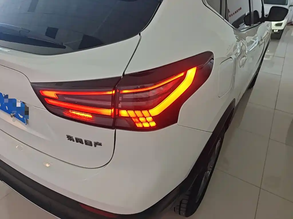 Nissan Qashqai — миниатюра 8