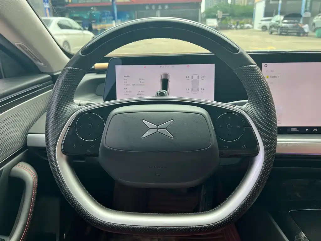 XPeng P7 — миниатюра 12