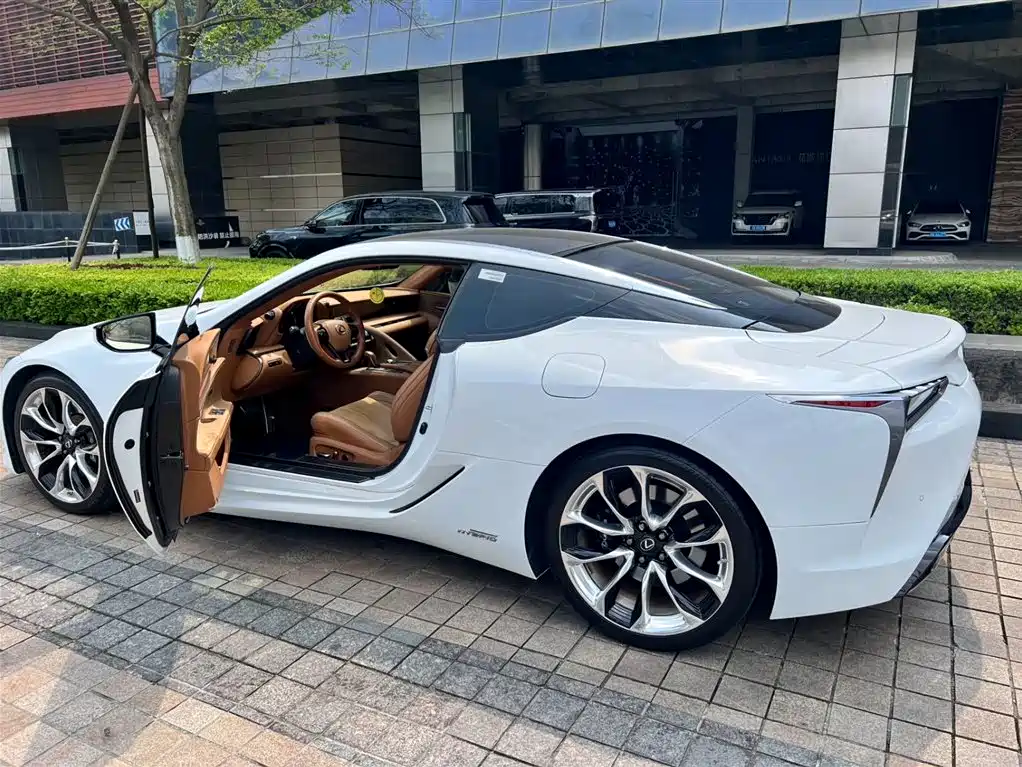 LEXUS LC