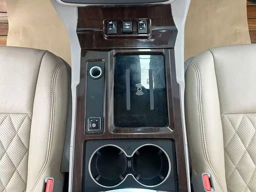 Toyota Sienna — миниатюра 11