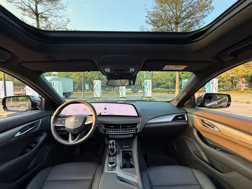 Cadillac CT5 — миниатюра 10