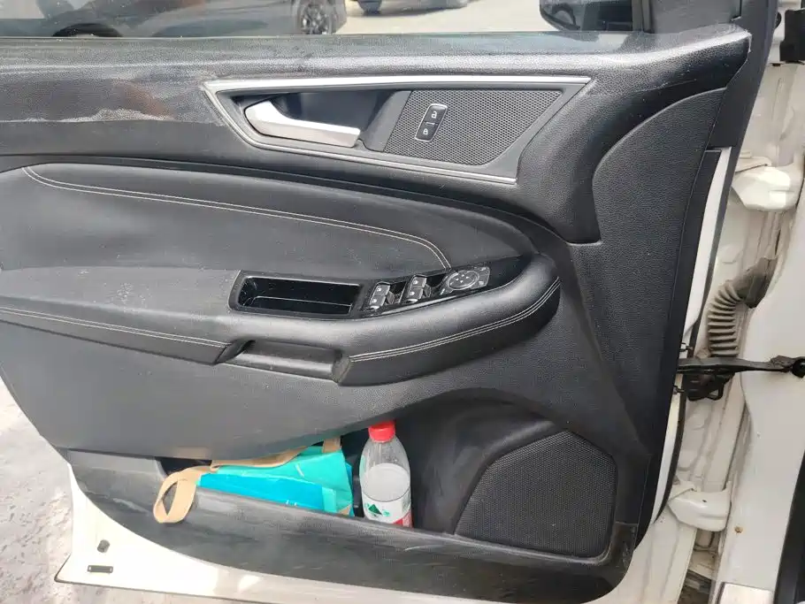 Ford Edge — миниатюра 7