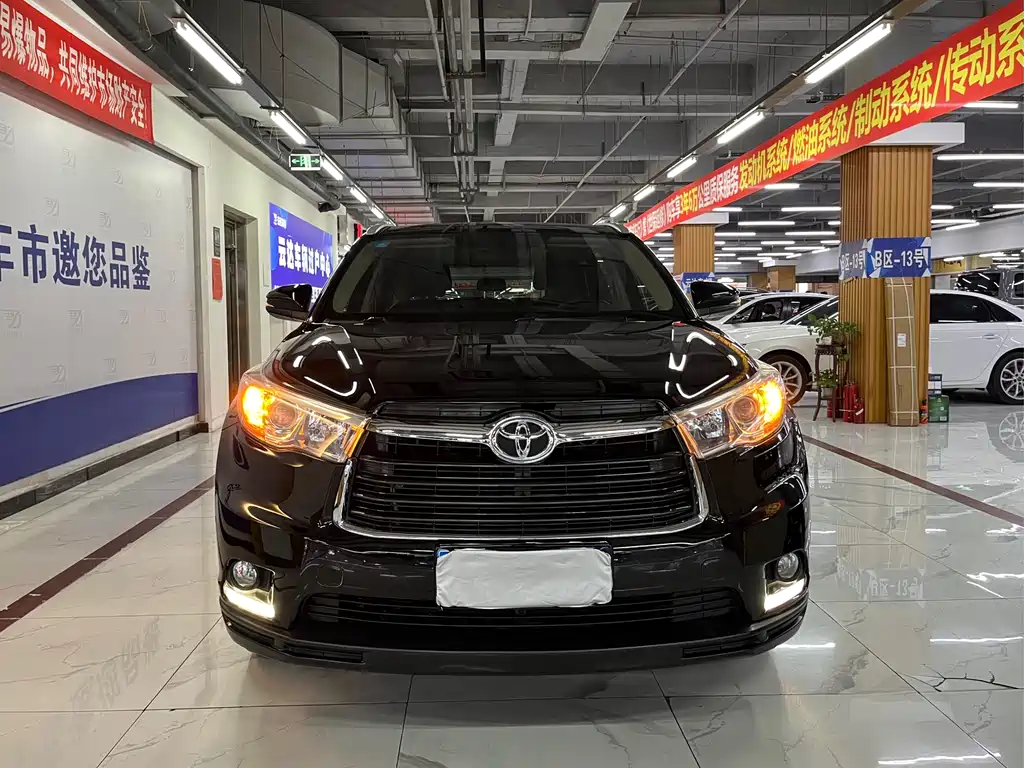 TOYOTA HIGHLANDER