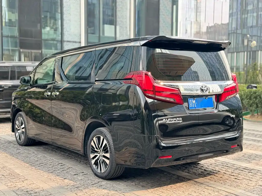 Toyota Alphard 2018 3.5L Luxury