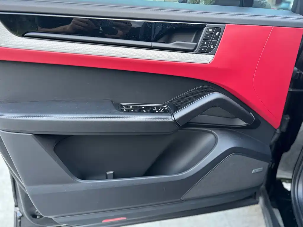 Porsche Cayenne — миниатюра 16