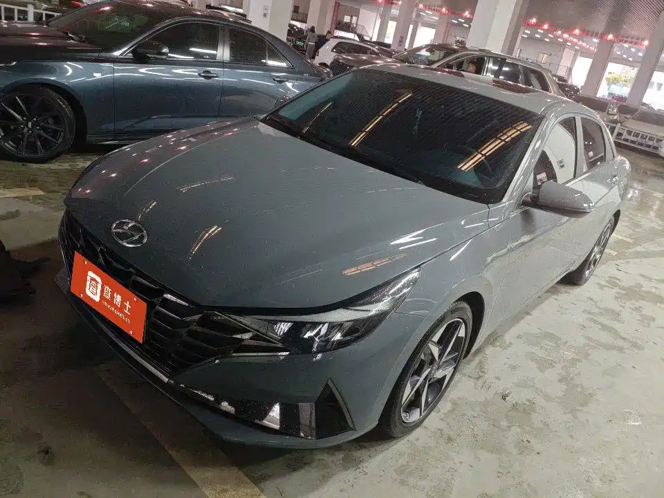 Hyundai Elantra 2022