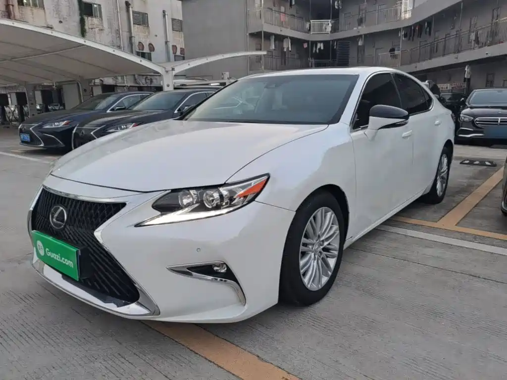 Lexus ES — миниатюра 2