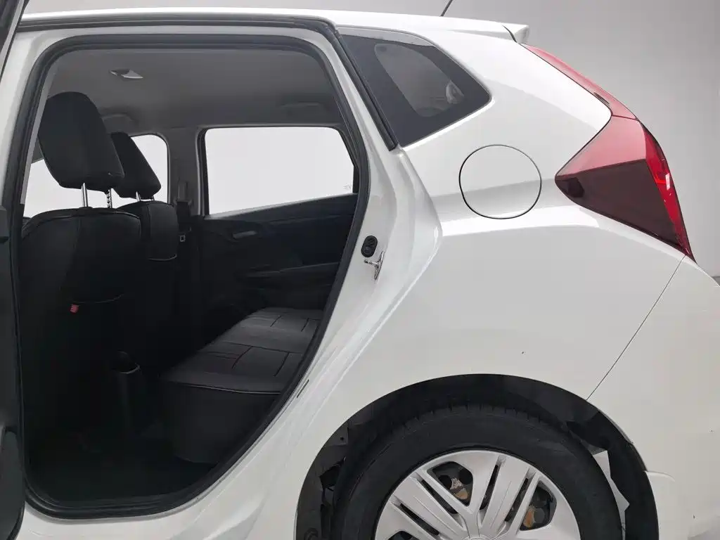 Honda Fit — миниатюра 15