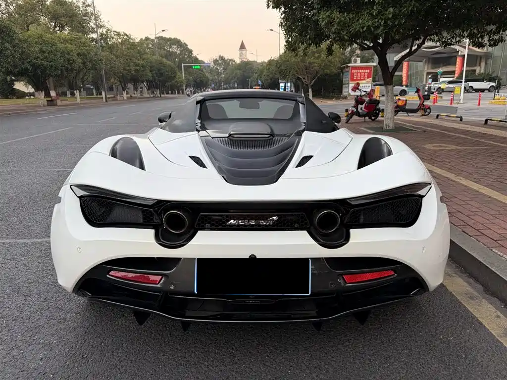 MCLAREN 720S