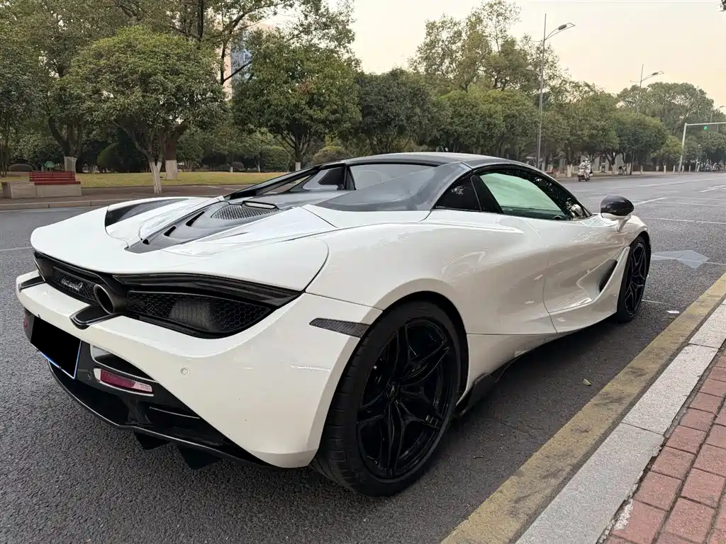 MCLAREN 720S