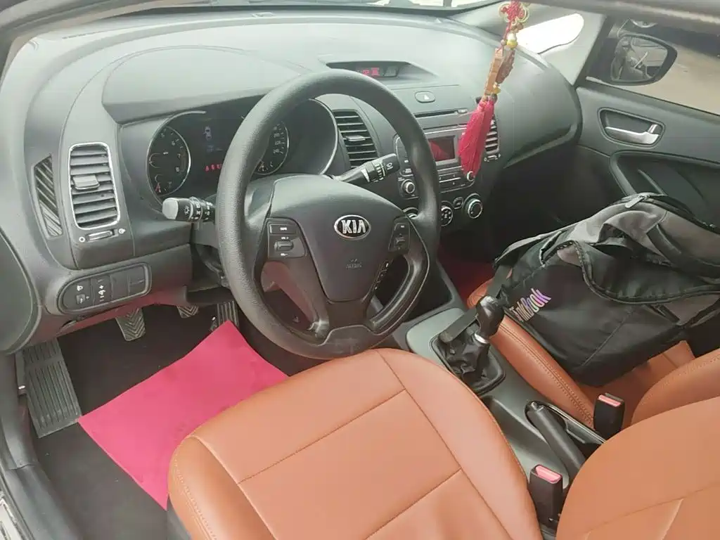 Kia K3 2015 1.6L MT GL