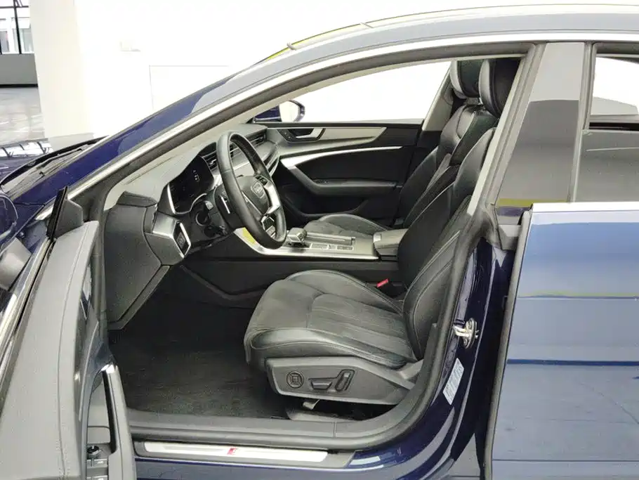 Audi A7L — миниатюра 9