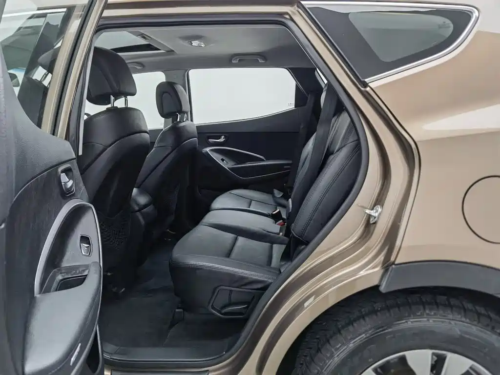 Hyundai Santa Fe — миниатюра 15