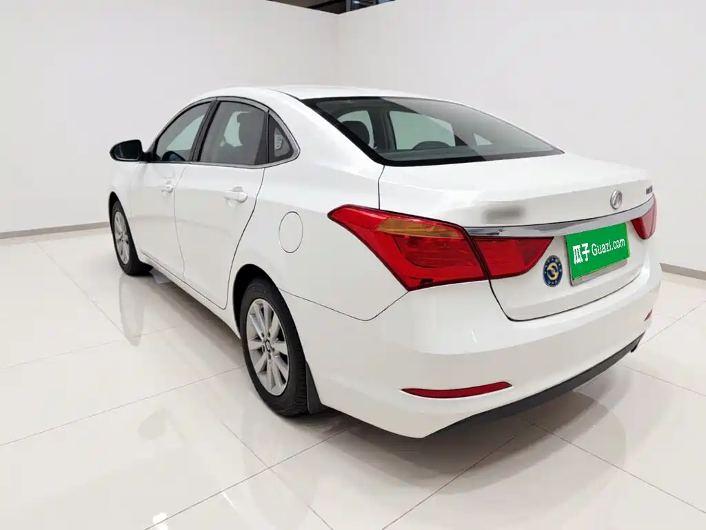 Hyundai Mistra — миниатюра 4