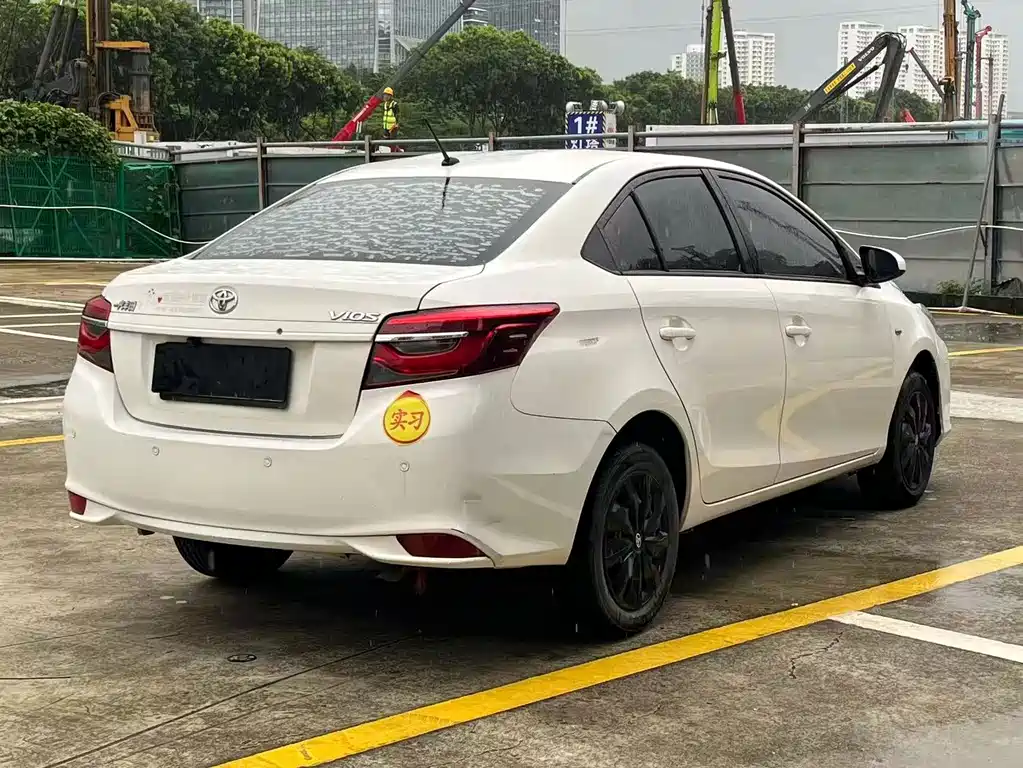 Toyota Vios — миниатюра 8