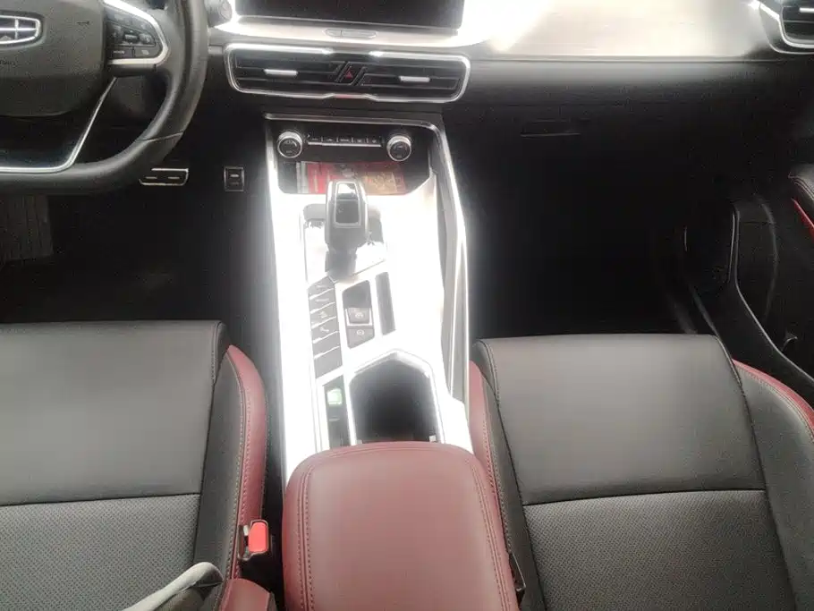 Geely Binyue — миниатюра 16