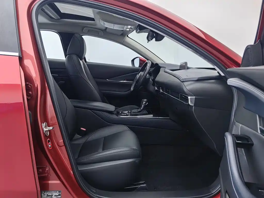 Mazda CX-30 — миниатюра 23