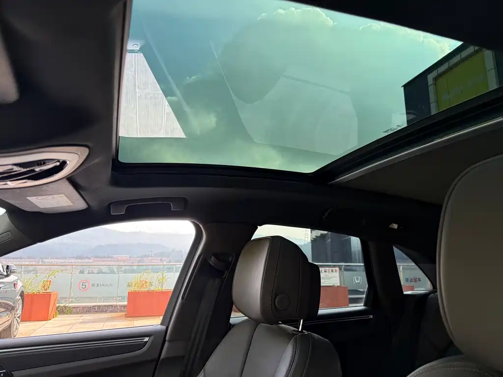Porsche Macan — миниатюра 30