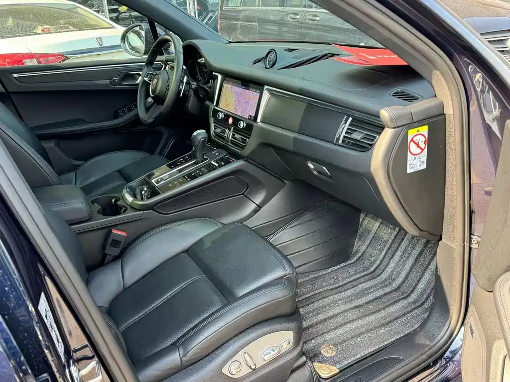 Porsche Macan — миниатюра 7
