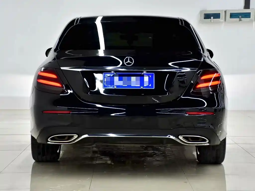 Mercedes-Benz E-Class — миниатюра 3