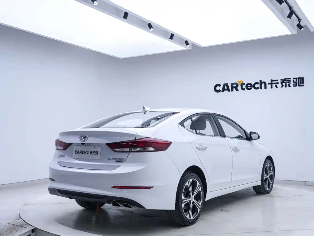 Hyundai Elantra — миниатюра 19