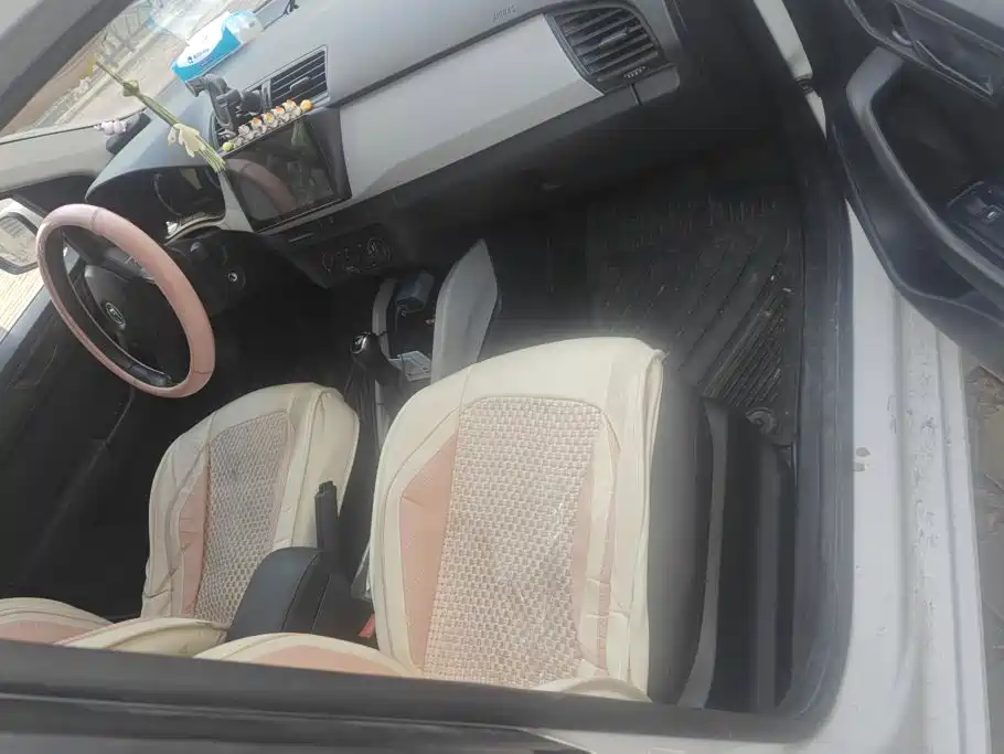 Skoda Fabia — миниатюра 8