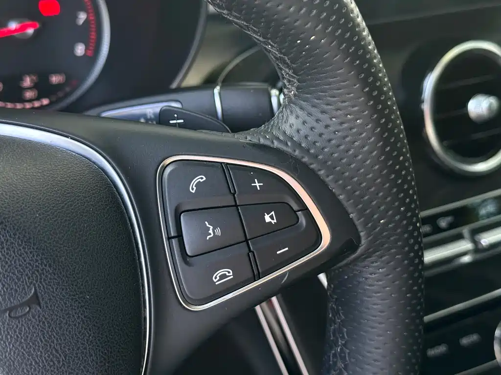 Mercedes-Benz C-Class — миниатюра 11