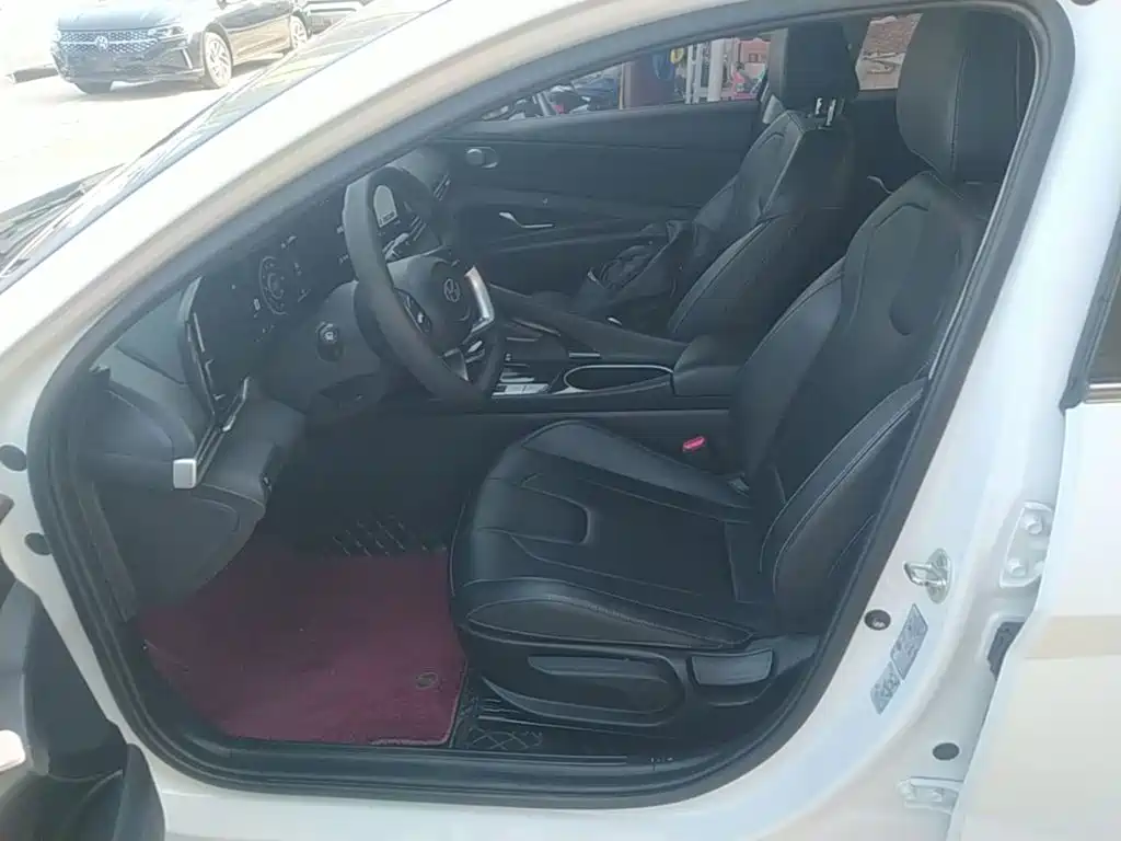 Hyundai Elantra — миниатюра 15
