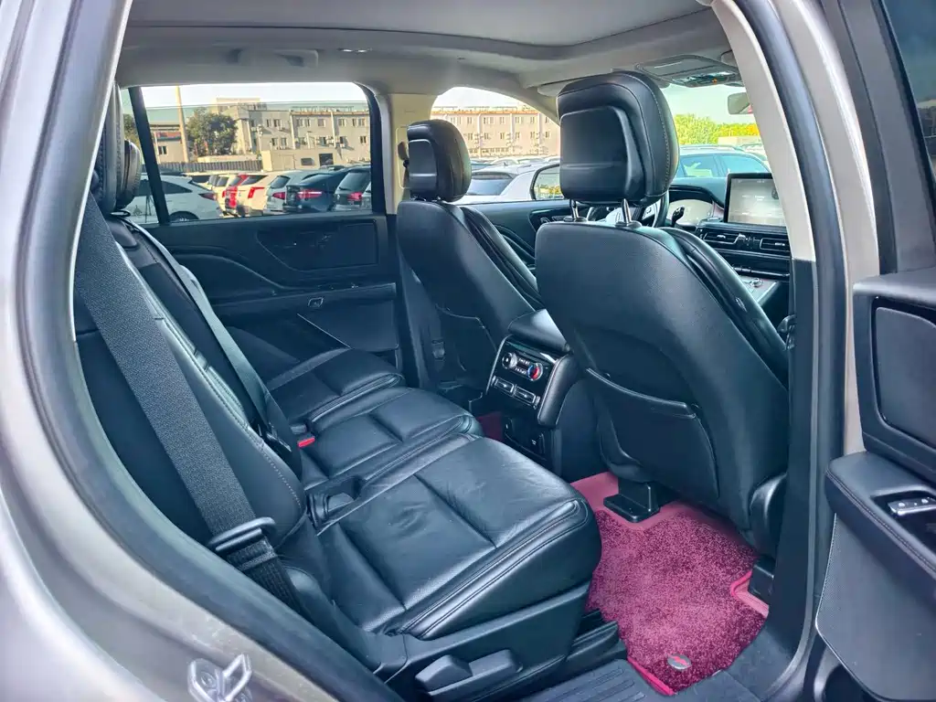 Lincoln Aviator — миниатюра 15