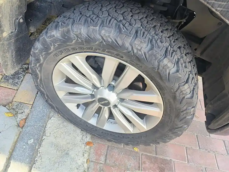 ISUZU MU X SHEPHERD RANGER