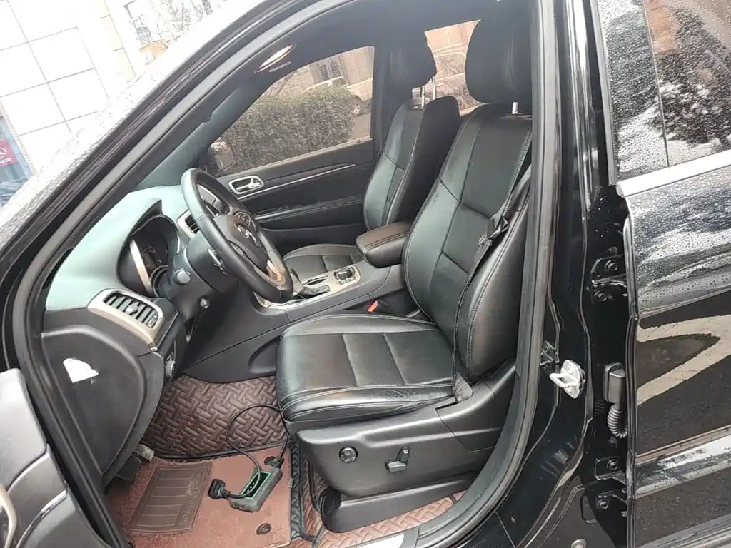 Jeep Grand Cherokee (Import) — миниатюра 15