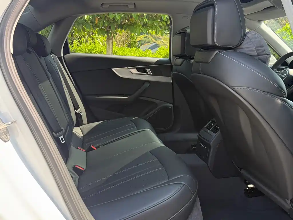 Audi A4L — миниатюра 11