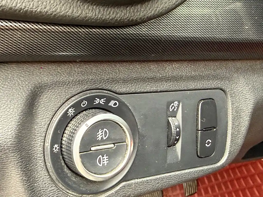 WEI PAI WEI BRAND VV7