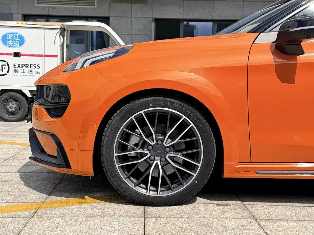 LYNK & CO. 02 HATCHBACK