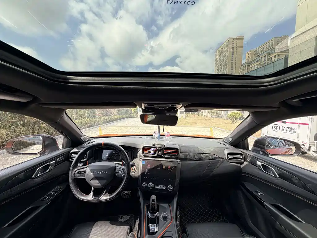 LYNK & CO. 02 HATCHBACK