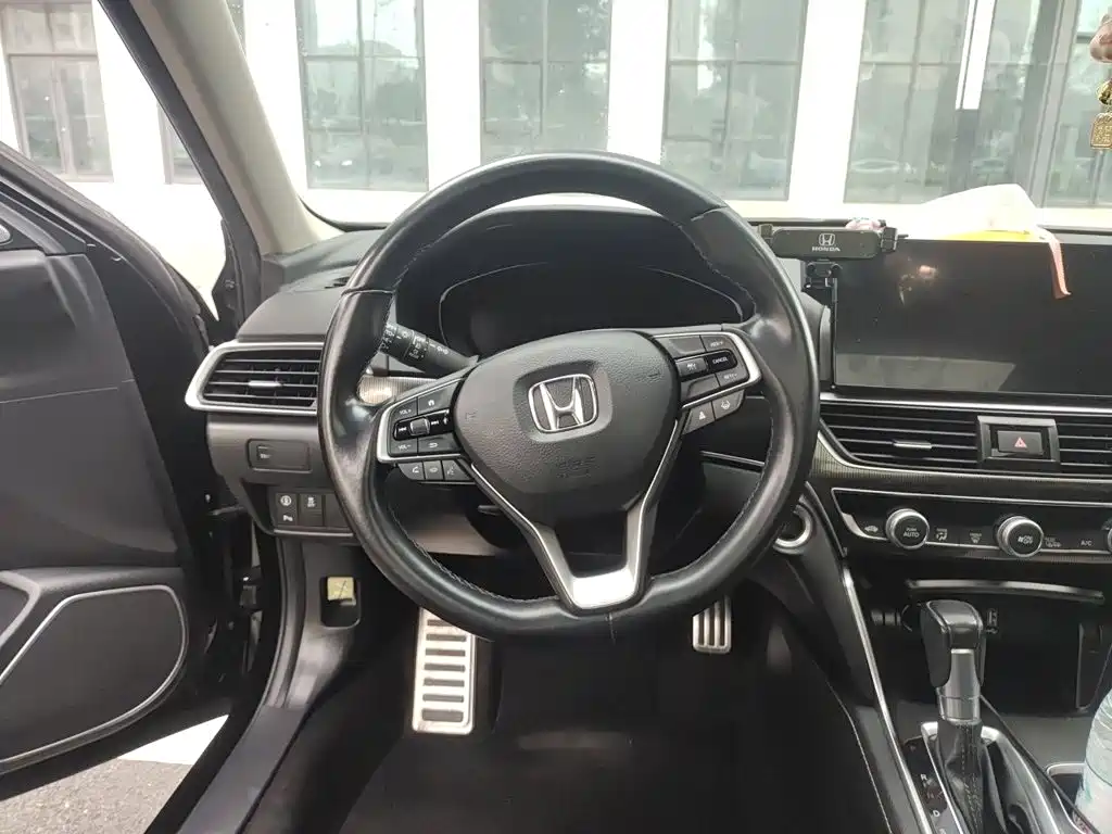 Honda Accord — миниатюра 11