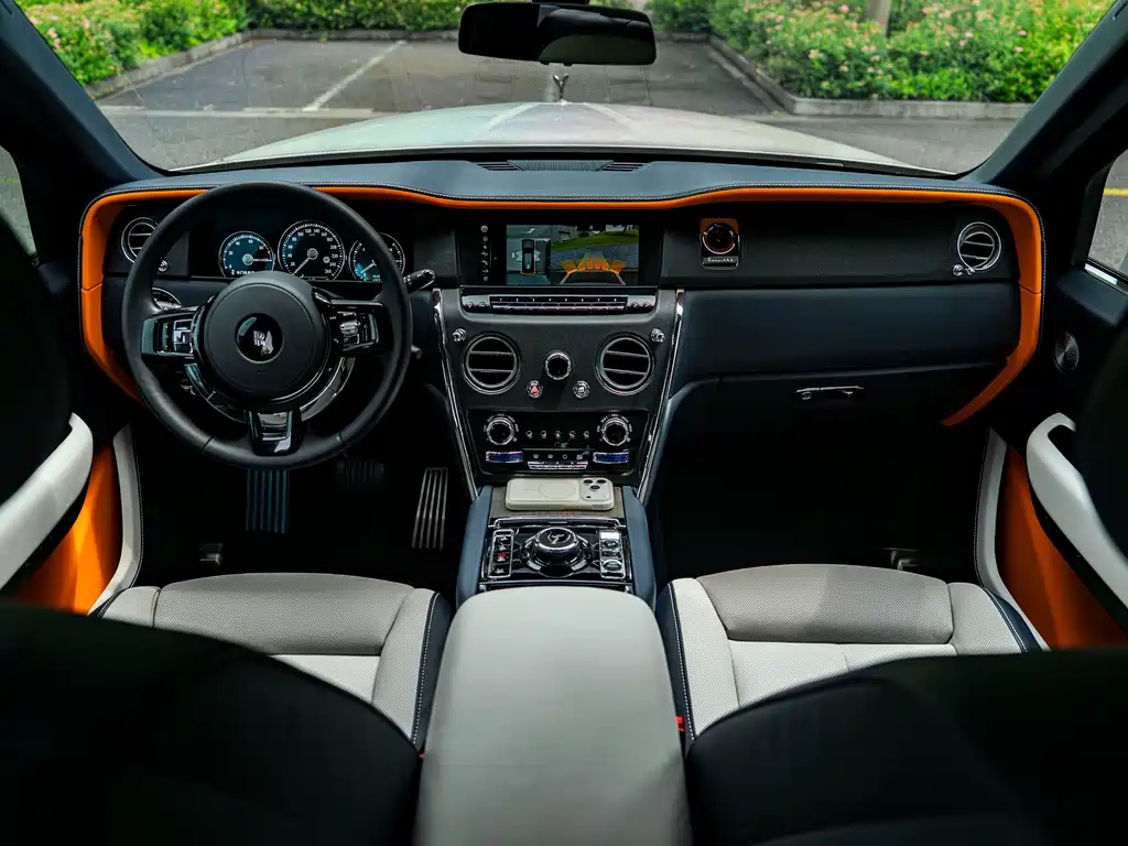 Rolls-Royce Cullinan 2018 мест