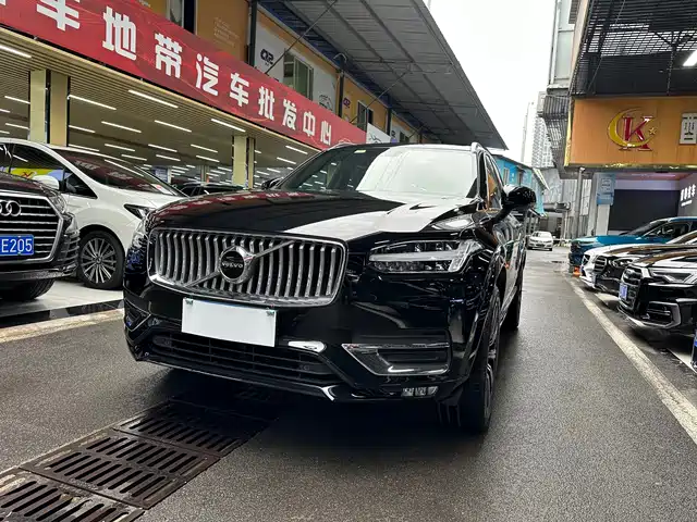 VOLVO  XC90 2021