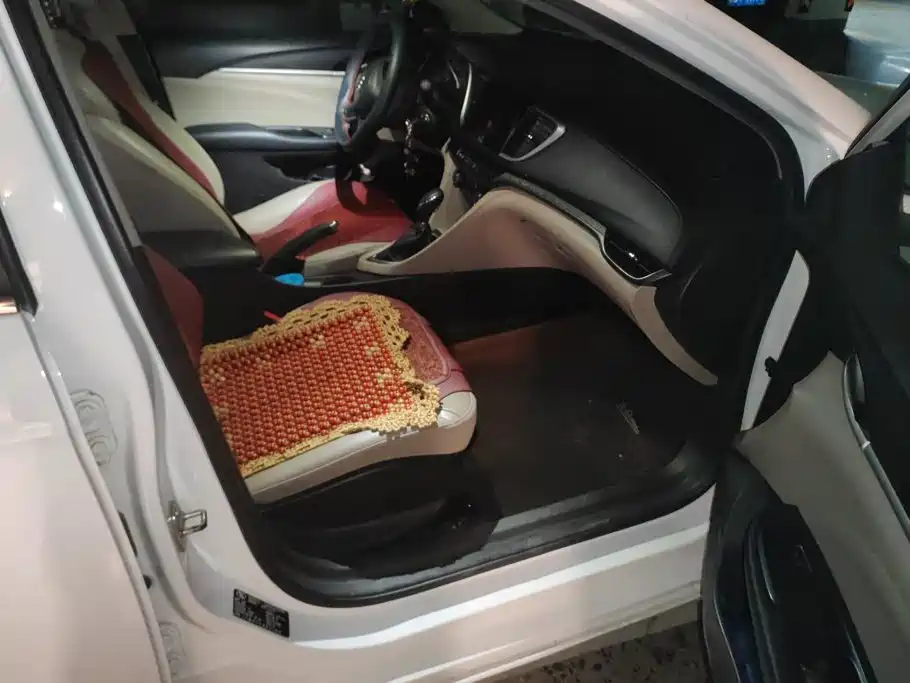 Buick Excelle — миниатюра 8