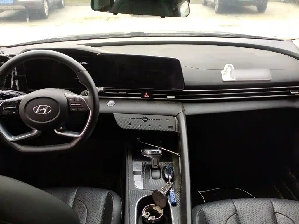 Hyundai Elantra — миниатюра 5