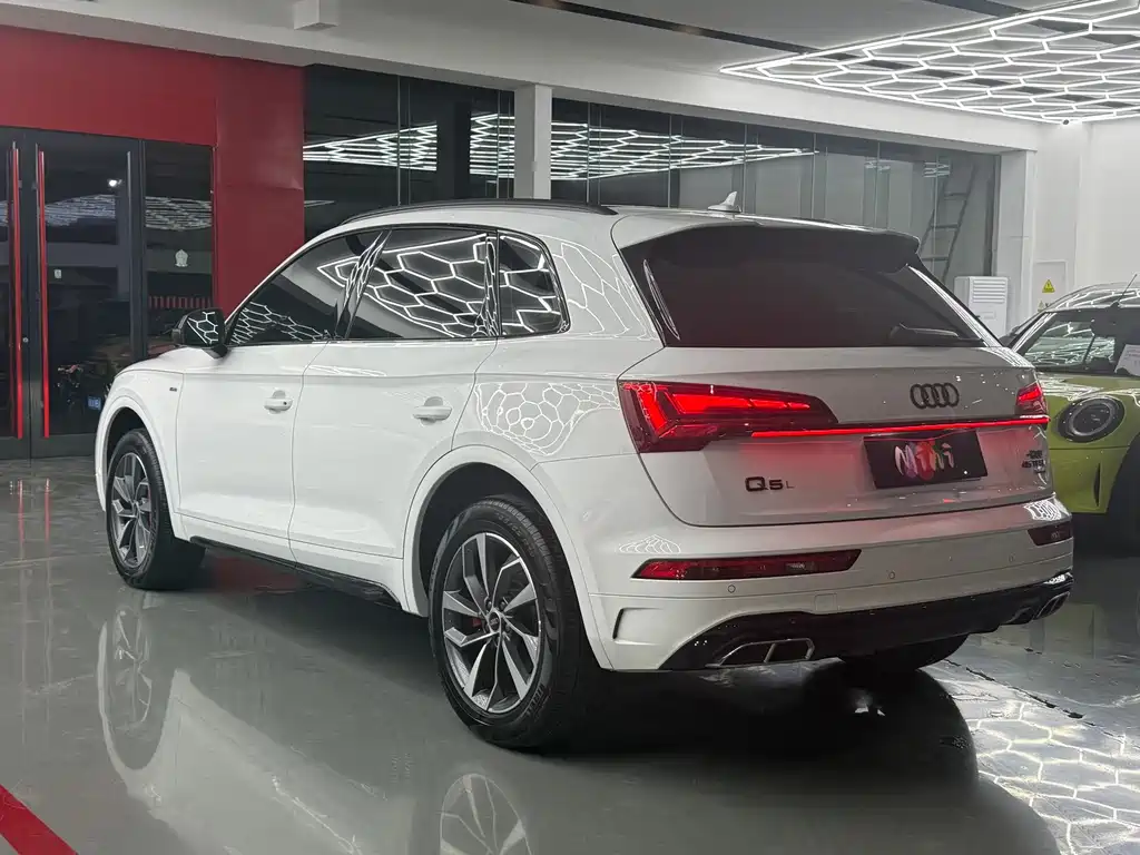 Audi Q5L — миниатюра 4