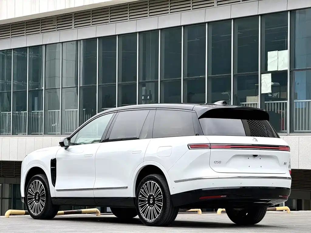 NIO ES8 — миниатюра 9