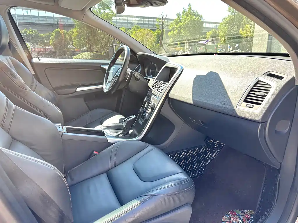 Volvo XC60 (Import) — миниатюра 8