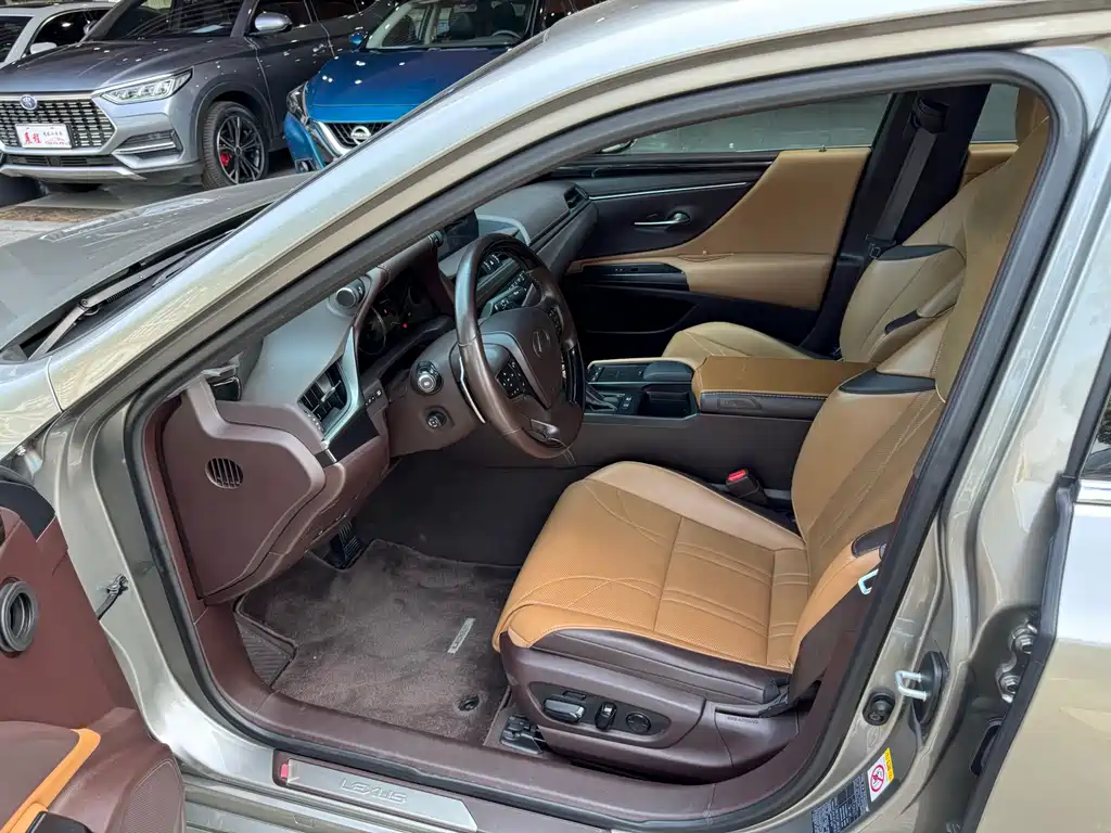 Lexus ES — миниатюра 6