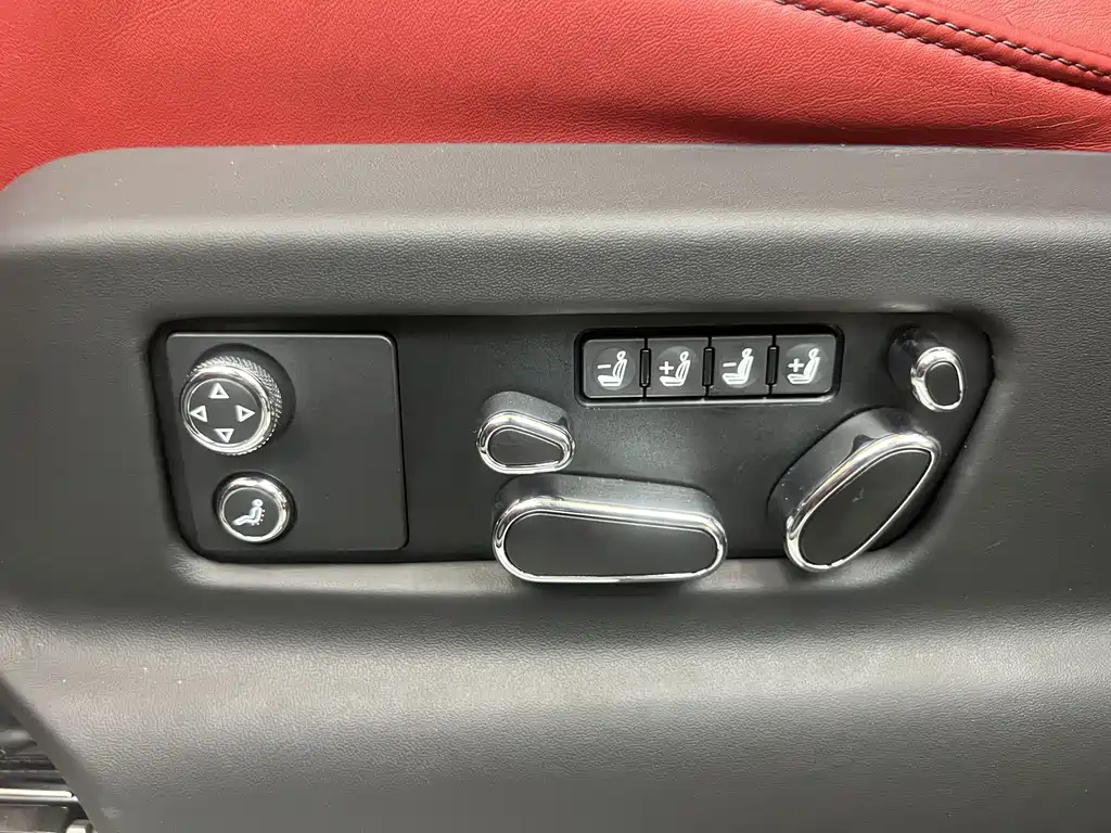 Bentley Bentayga — миниатюра 25
