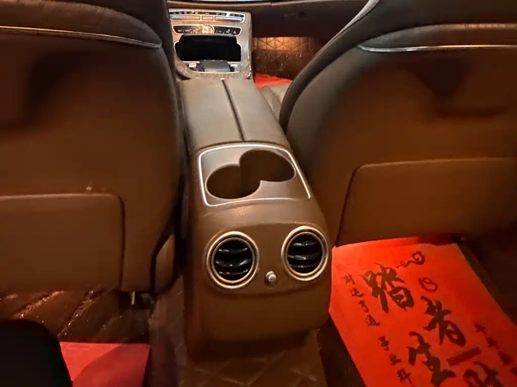 Mercedes-Benz E-Class — миниатюра 8