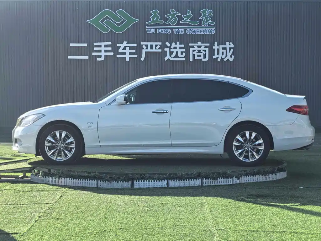 Infiniti Q70 — миниатюра 19
